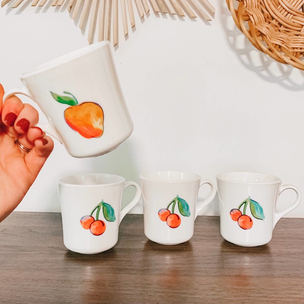 Set of 4 VTG Corning Corelle Fruit Basket Teacups